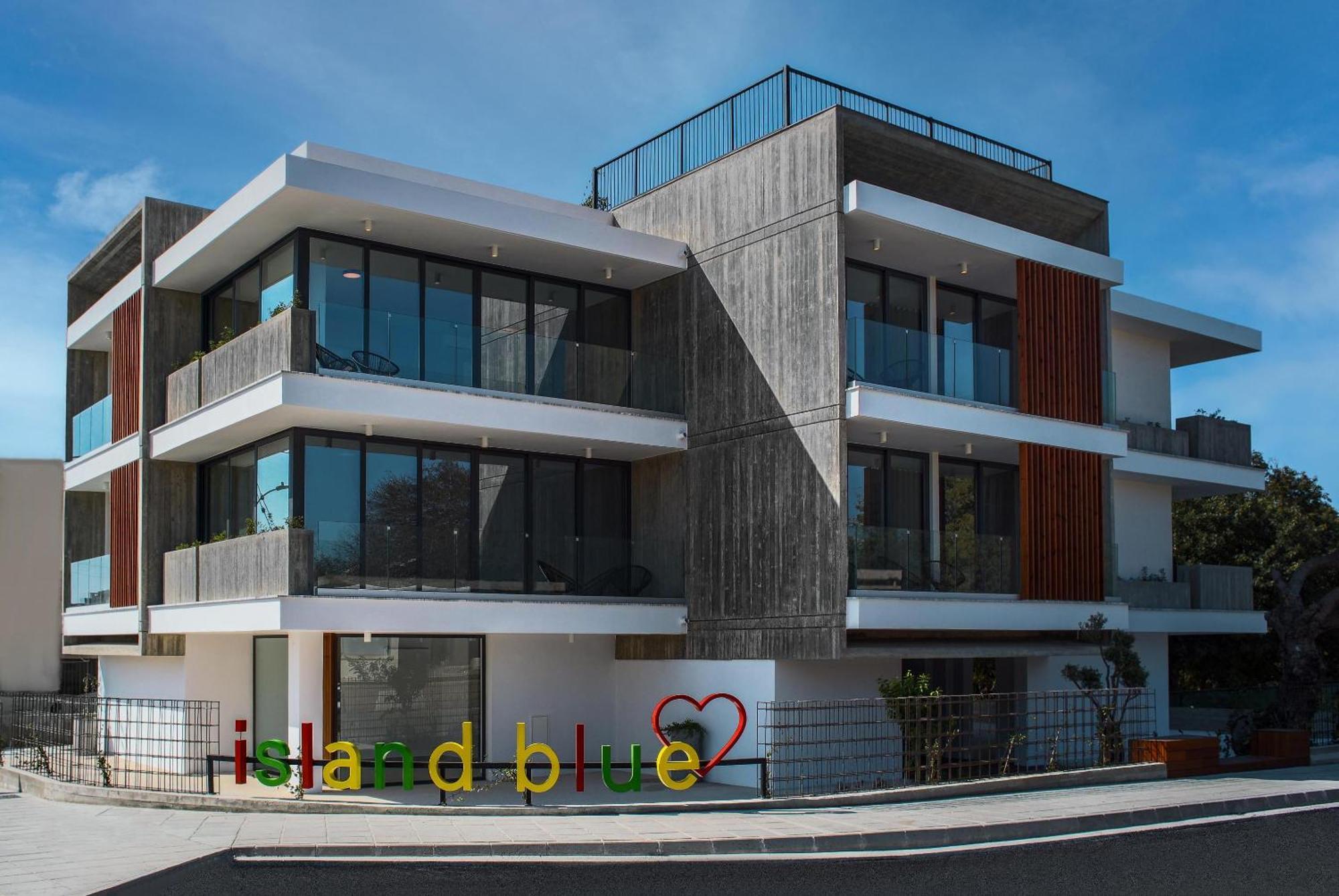 Avenue 101 2 Bed Пафос