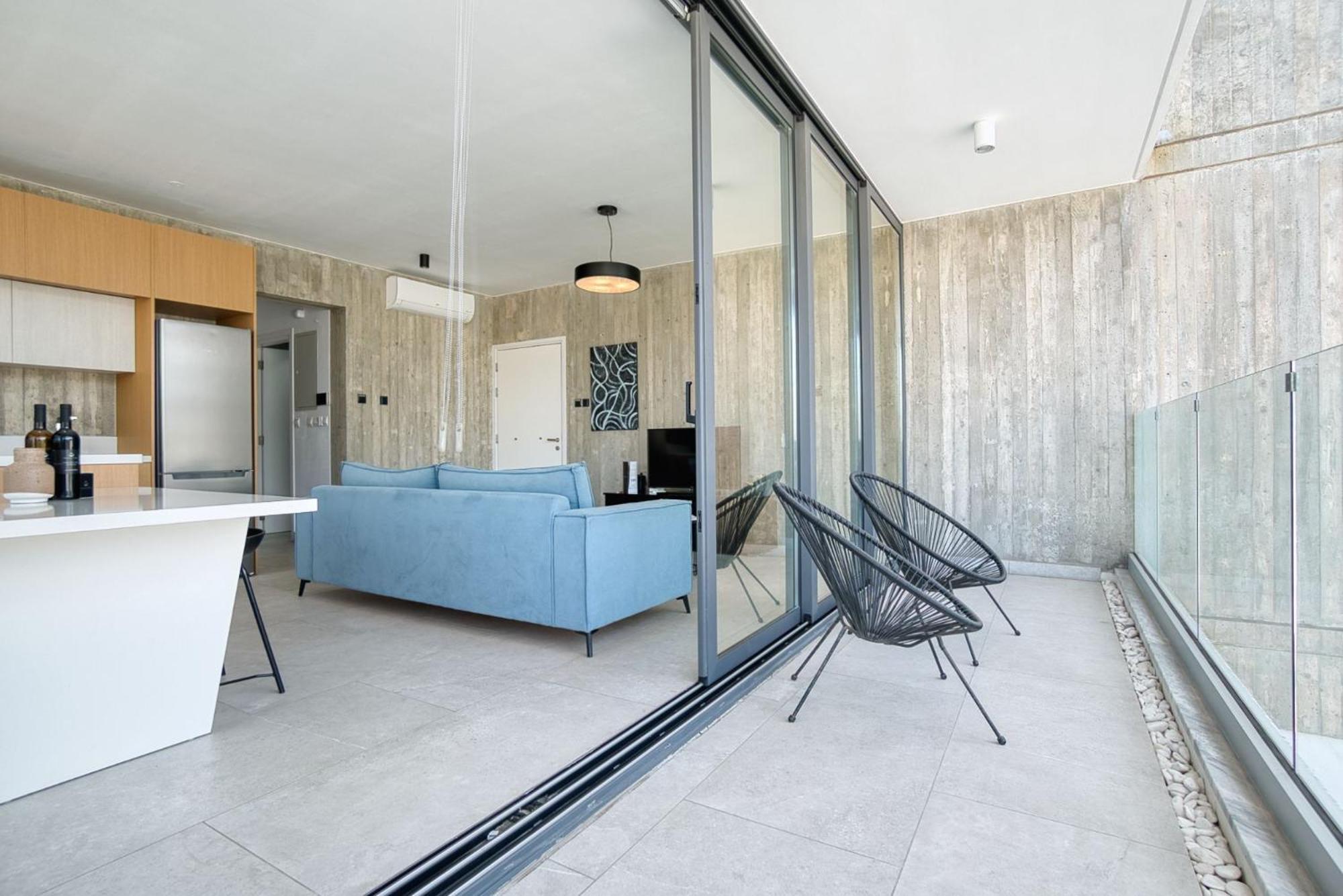 Avenue 101 2 Bed * Пафос